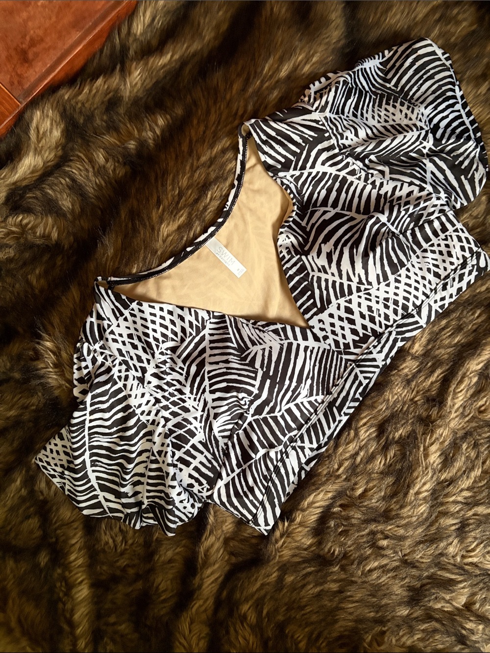 Cacique Swim Black and White Abstract Swim Top Lightly Lined Plus Size 26